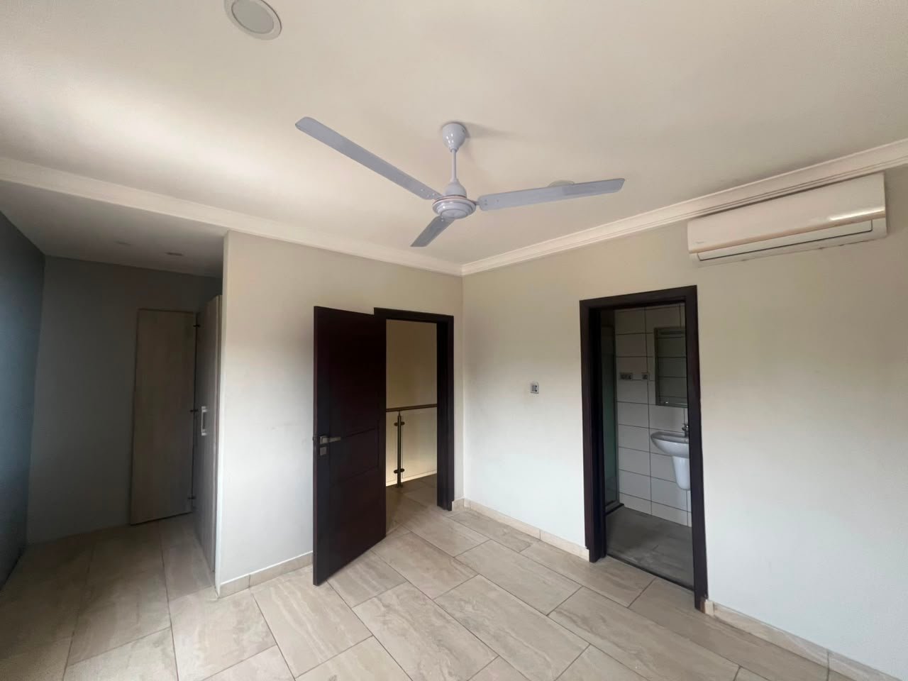 3bedroom apartment for rent at Tseaddo