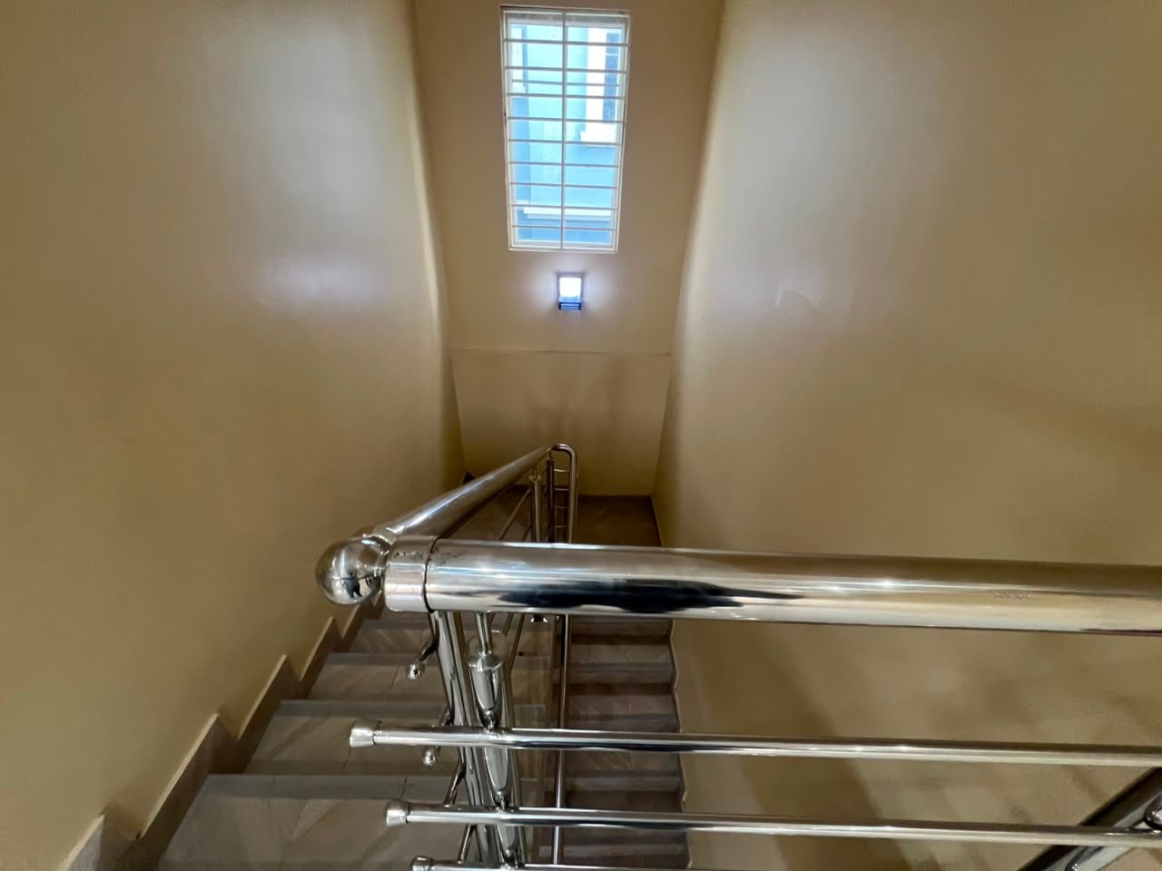 Contemporary 4 bedrooms home for sale at Labone (Unfurnished))