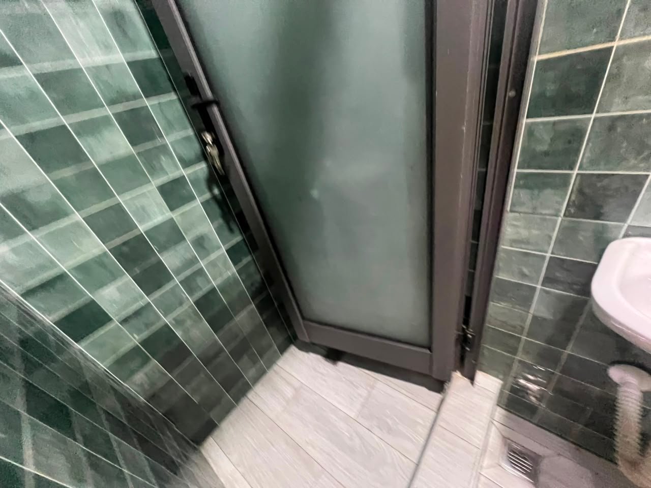 Contemporary 4 bedrooms home for sale at Labone (Unfurnished))