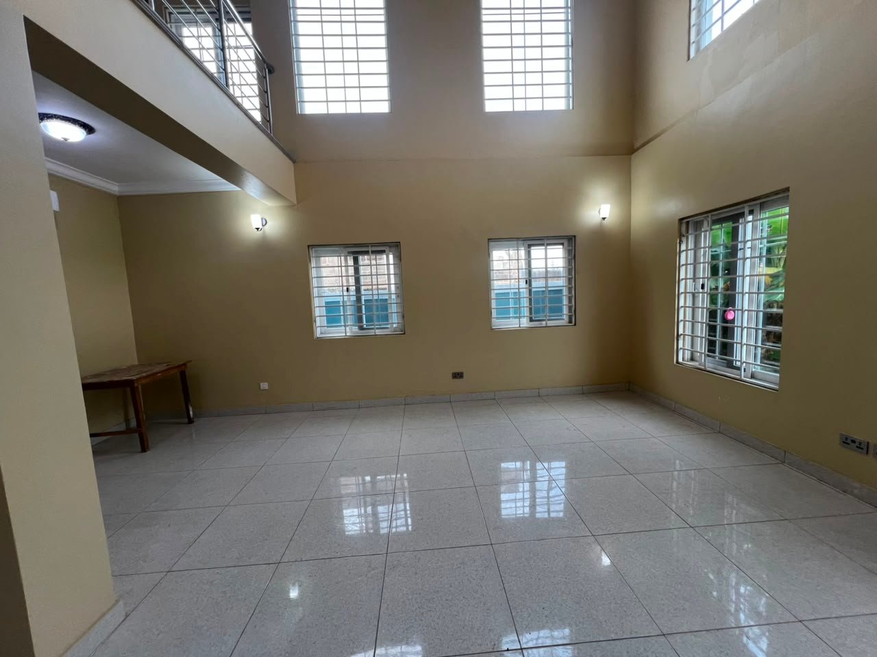 Contemporary 4 bedrooms home for sale at Labone (Unfurnished))