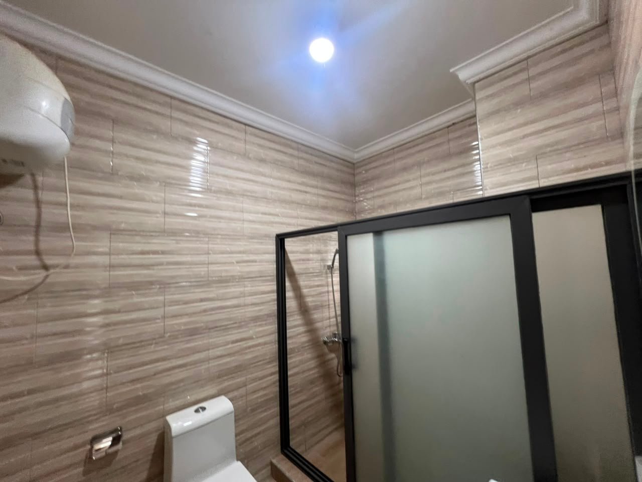 Contemporary 4 bedrooms home for sale at Labone (Unfurnished))