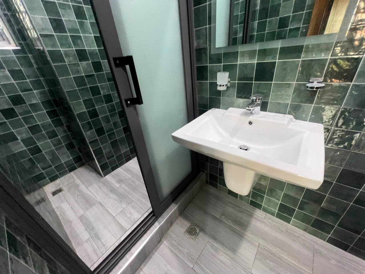 Contemporary 4 bedrooms home for sale at Labone (Unfurnished))