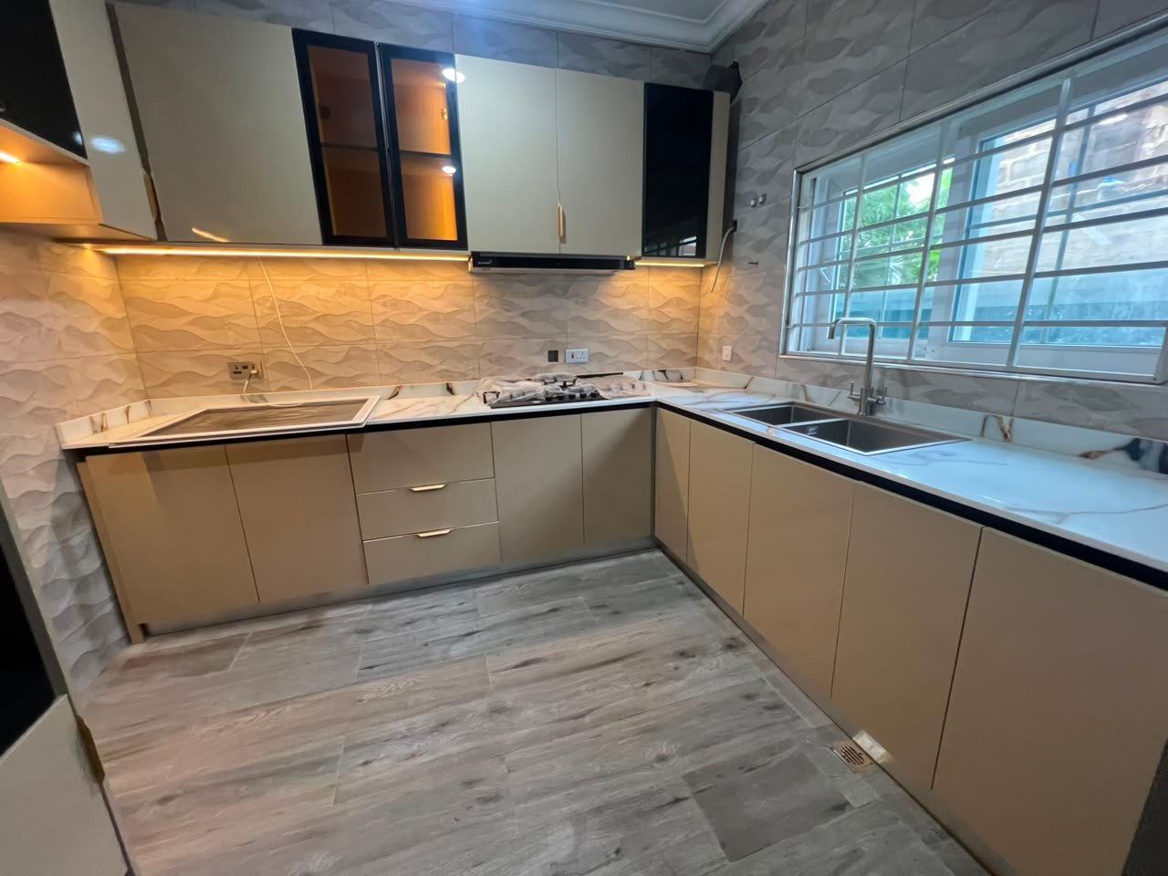 Contemporary 4 bedrooms home for sale at Labone (Unfurnished))