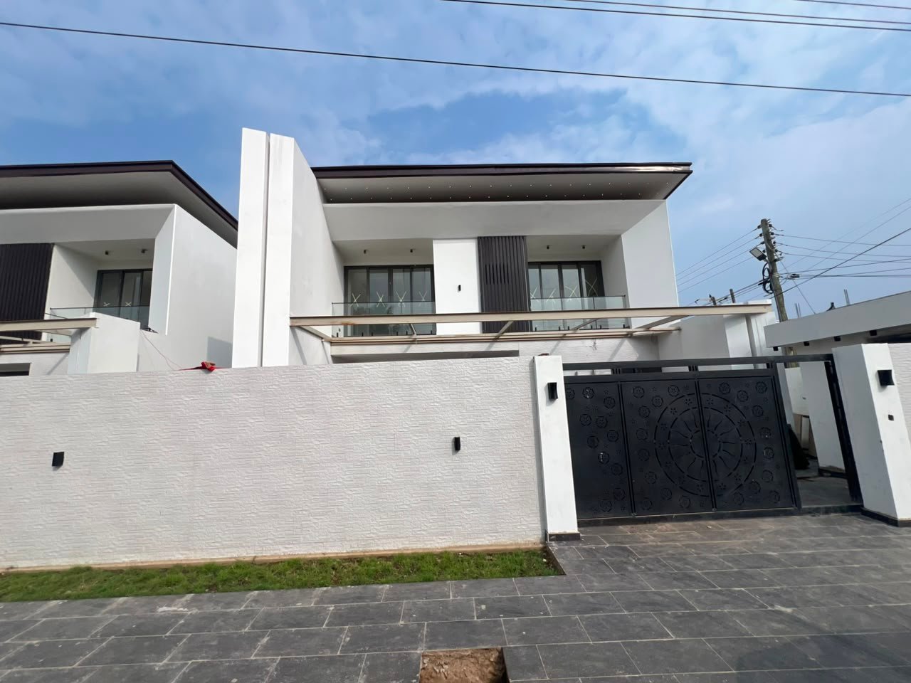 Executive newly built 4-bedroom house for rent at Tseaddo