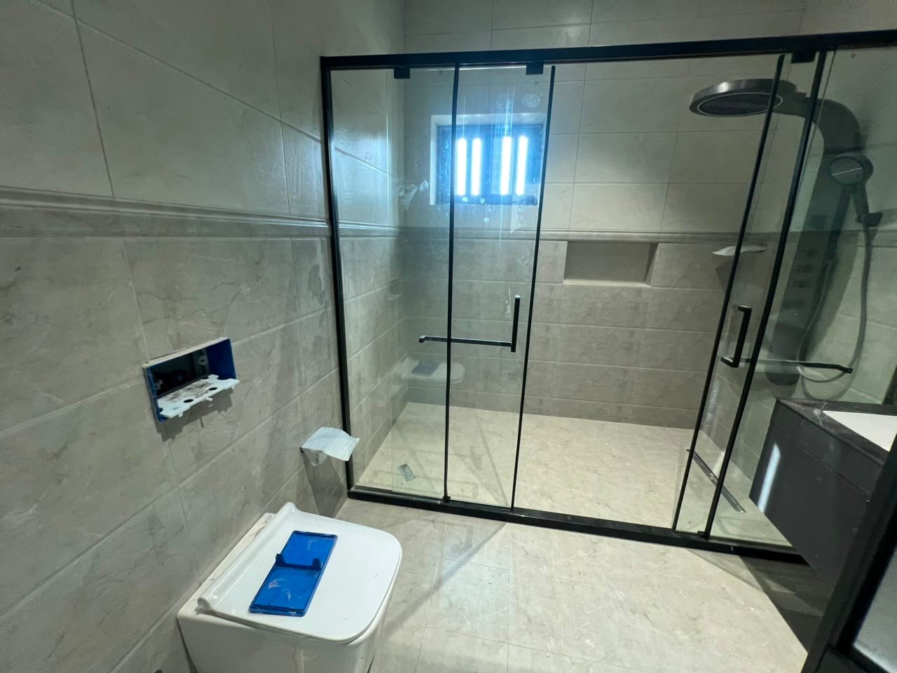 Executive newly built 4-bedroom house for rent at Tseaddo
